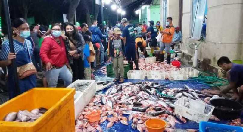 Aktivitas Pasar Ikan Balaikambang Solo - [ Relasipublik.or.id ]